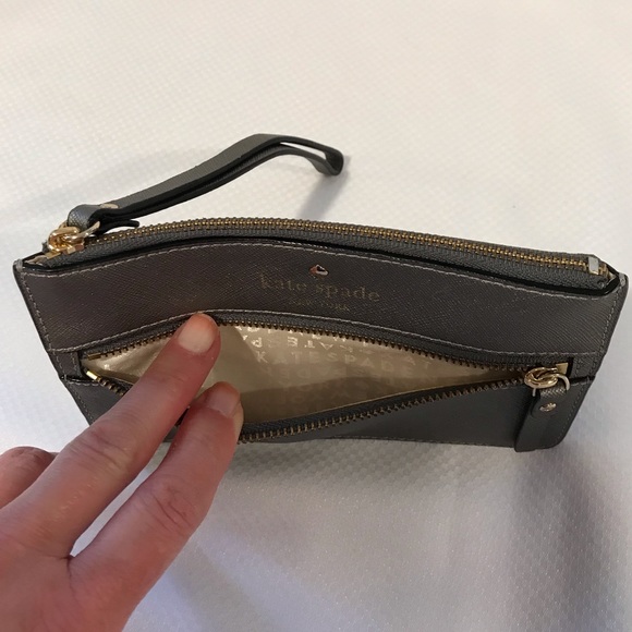 Kate Spade New York Mika’s Pond Bee Wristlet Color Silver - Picture 5 of 6